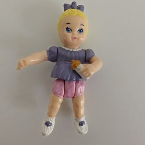 Vintage 90's Playskool Dollhouse Blonde Baby Girl purple shirt w/bottle figure